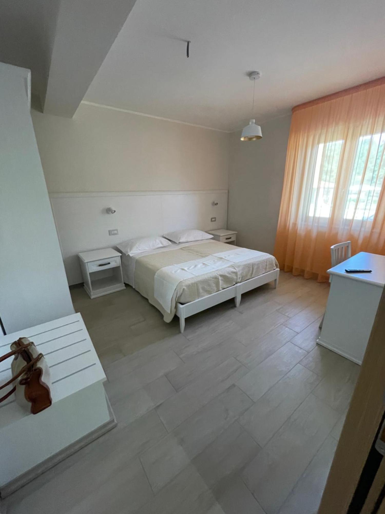 Hotel Fd Lorichella Lorica Esterno foto