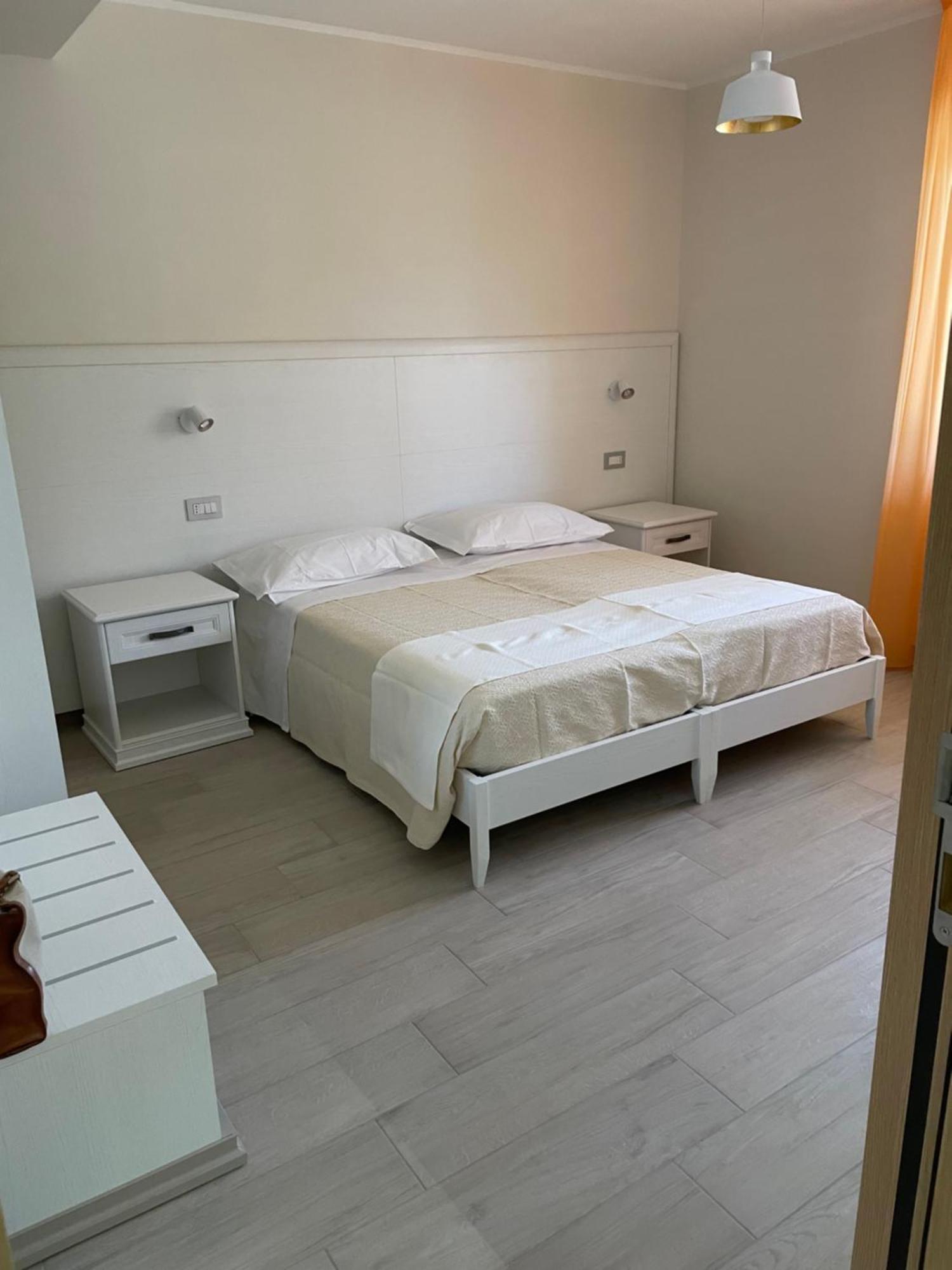 Hotel Fd Lorichella Lorica Esterno foto